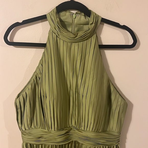 NWT Mac Duggal Pleated Halter Neck Mini Dress in Apple Green - Picture 8 of 14